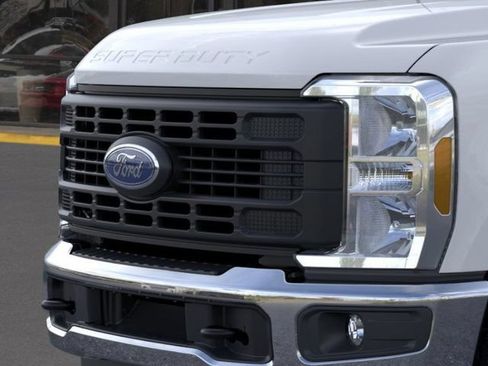 New 2026 Ford F250 XL w/ XL Chrome Package AWD/4WD image 17