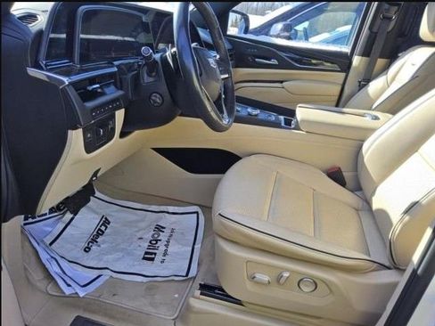 Used 2024 Cadillac Escalade ESV Premium Luxury w/ Performance Package image 9