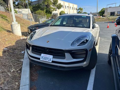 Used 2023 Porsche Macan S AWD/4WD image 2