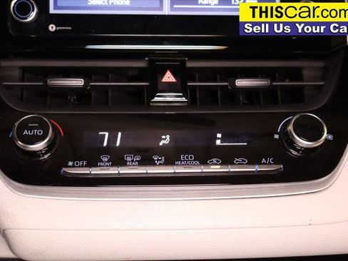 Used 2021 Toyota Corolla LE image 15