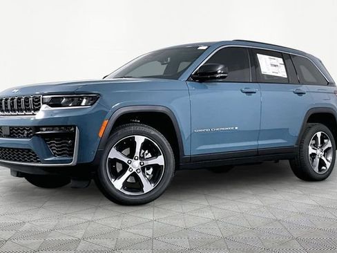 New 2026 Jeep Grand Cherokee Limited w/ Luxury Tech Group II AWD/4WD image 1