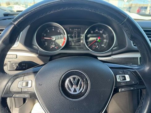 Used 2017 Volkswagen Passat 1.8T SE image 12
