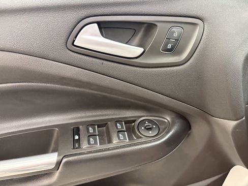 Used 2019 Ford Escape SE FWD image 24