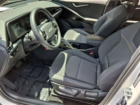 Used 2025 Kia Niro LX FWD image 24