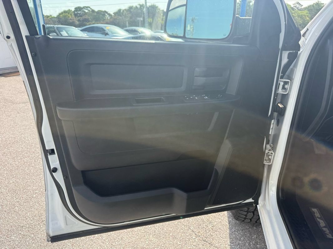 Used 2022 RAM 3500 Tradesman AWD/4WD image 18