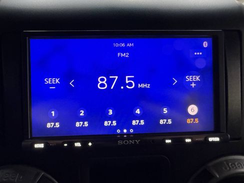 Used 2018 Jeep Wrangler Sport AWD/4WD image 21