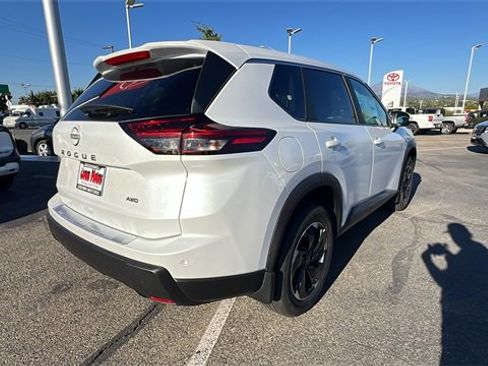 New 2026 Nissan Rogue SV image 4