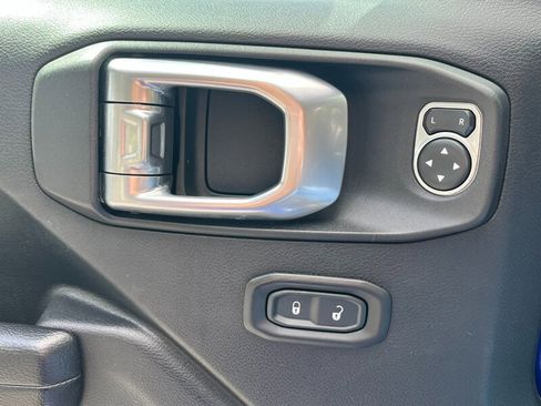 Used 2018 Jeep Wrangler Sport S image 20