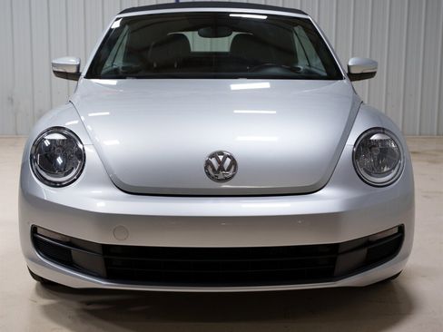 Used 2013 Volkswagen Beetle 2.5 FWD image 22
