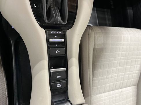 Certified 2023 Honda HR-V LX image 23