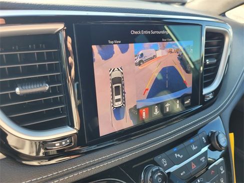 New 2026 Chrysler Pacifica Select image 32