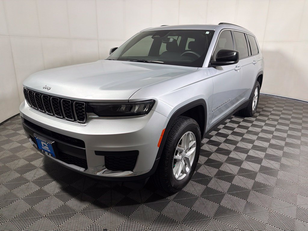 Used 2024 Jeep Grand Cherokee L Laredo w/ Luxury Tech Group I AWD/4WD image 4