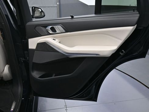 Used 2024 BMW X5 xDrive40i w/ M Sport Package image 28