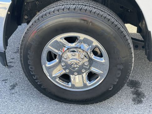 Used 2024 RAM 3500 Tradesman w/ Chrome Appearance Group image 10