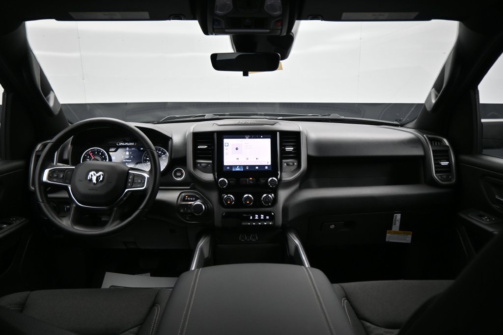 Used 2027 RAM 1500 Express AWD/4WD image 14