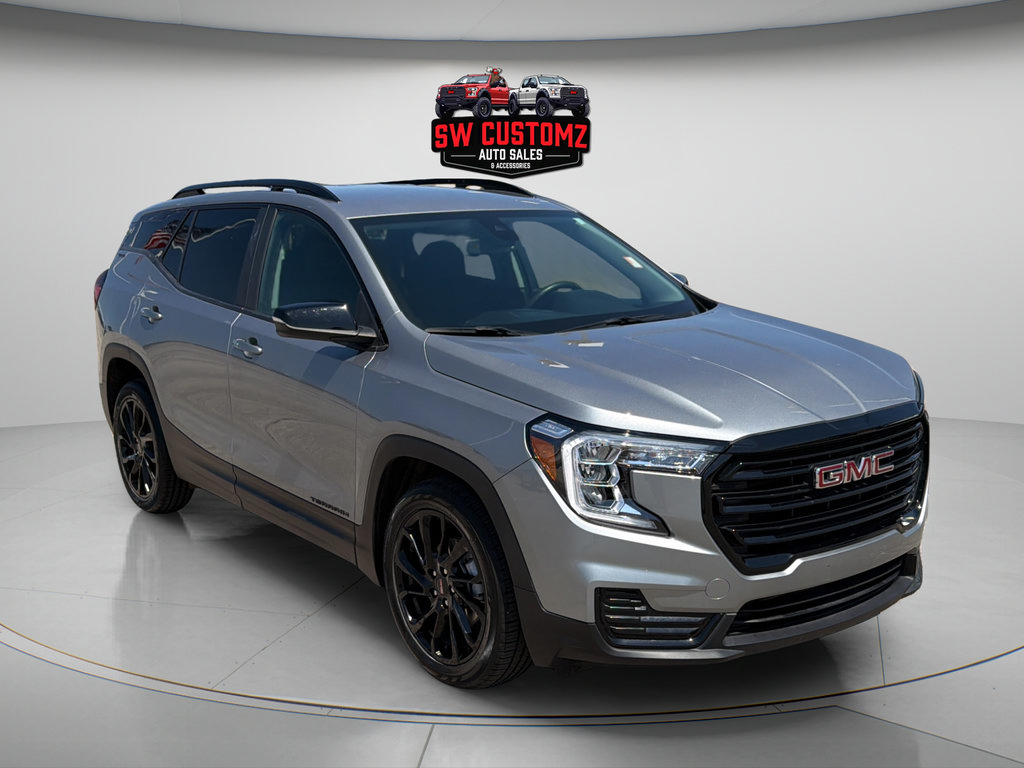 Used 2024 GMC Terrain SLE w/ Driver Convenience Package FWD image 1