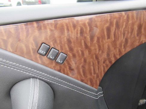 Used 2019 Nissan Armada SL w/ Premium Package image 19