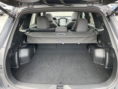 Used 2025 Subaru Forester Premium AWD/4WD image 32