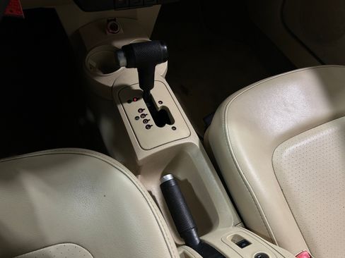 Used 2004 Volkswagen Beetle GLS FWD image 7