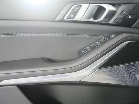 Used 2026 BMW X5 M60i image 9