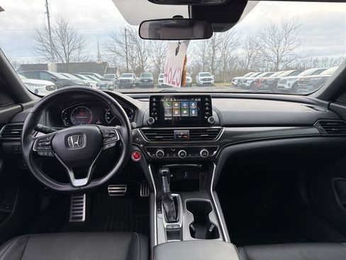 Used 2018 Honda Accord Sport image 5