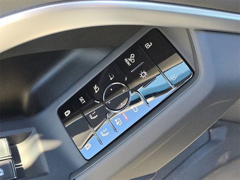 New 2025 Audi Q5 Premium Plus image 29