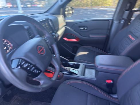 Used 2024 Nissan Frontier PRO-4X w/ Technology Package image 15