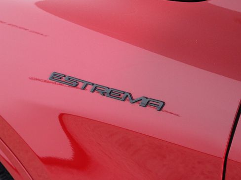 Used 2023 Alfa Romeo Stelvio Estrema image 11