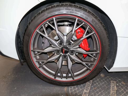 Used 2024 Chevrolet Corvette Stingray Preferred Conv w/ Z51 Performance Package RWD image 41