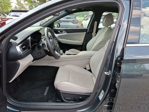 Used 2023 Genesis G70 3.3T image 14