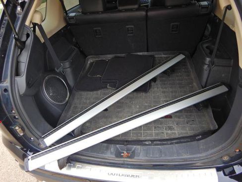 Used 2016 Mitsubishi Outlander GT image 16