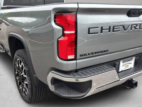 Used 2025 Chevrolet Silverado 2500 LTZ w/ LTZ Plus Package AWD/4WD image 38