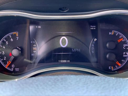 Used 2015 Jeep Grand Cherokee Overland w/ Advanced Technology Group RWD image 33
