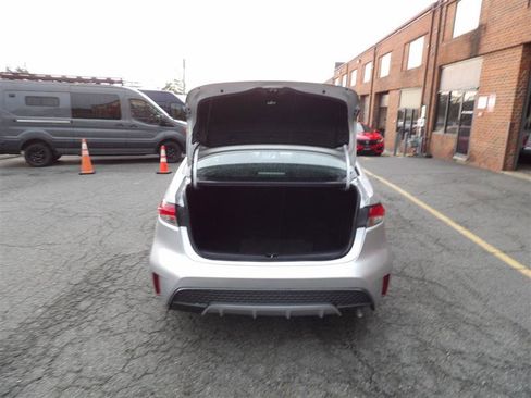 Used 2021 Toyota Corolla LE image 10