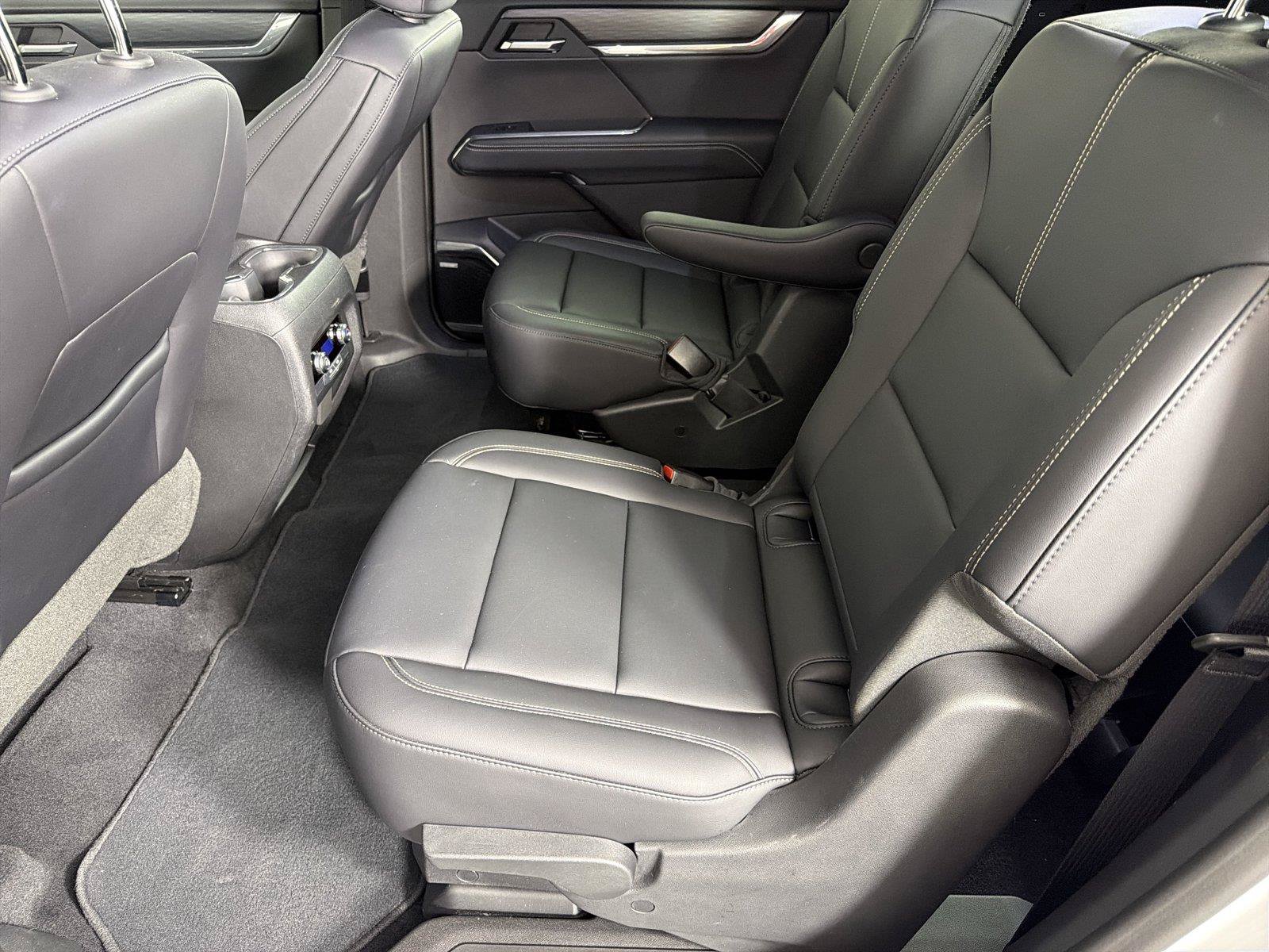 Used 2025 GMC Acadia Elevation w/ Elevation Premium Package FWD image 20