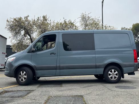 Used 2021 Mercedes-Benz Sprinter 2500 image 2