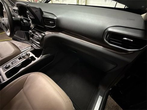 Used 2023 Ford Explorer Limited image 61