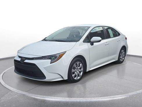 Used 2024 Toyota Corolla LE FWD image 1