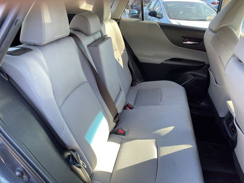 Certified 2021 Toyota Venza LE image 16