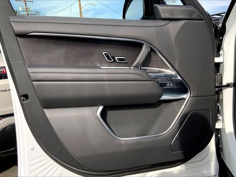 New 2026 Land Rover Range Rover SE AWD/4WD image 11