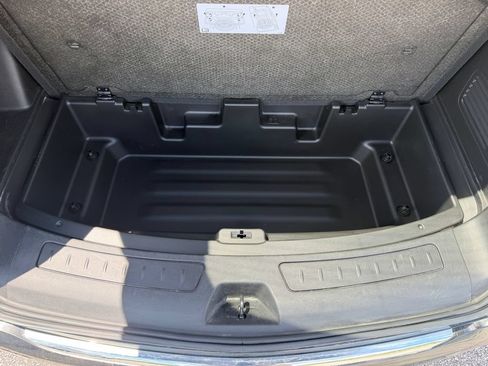 Used 2019 Buick Enclave Essence AWD/4WD image 13