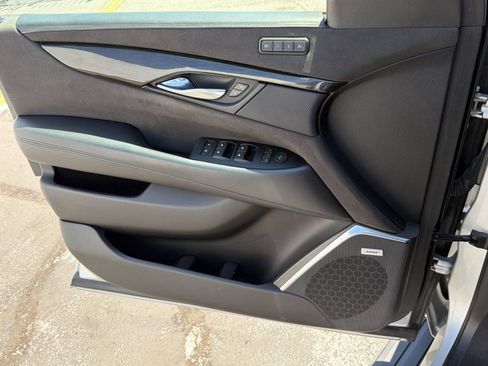 Used 2018 Cadillac Escalade Platinum AWD/4WD image 13