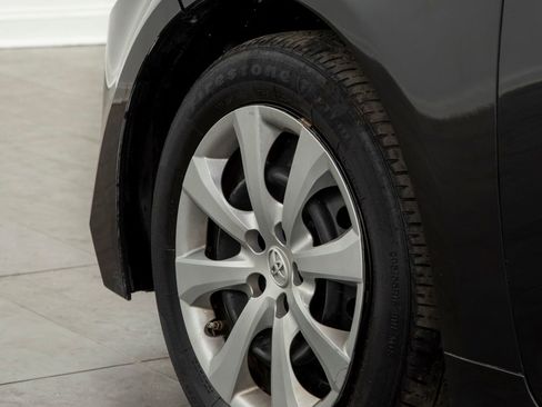 Used 2022 Toyota Corolla LE image 11