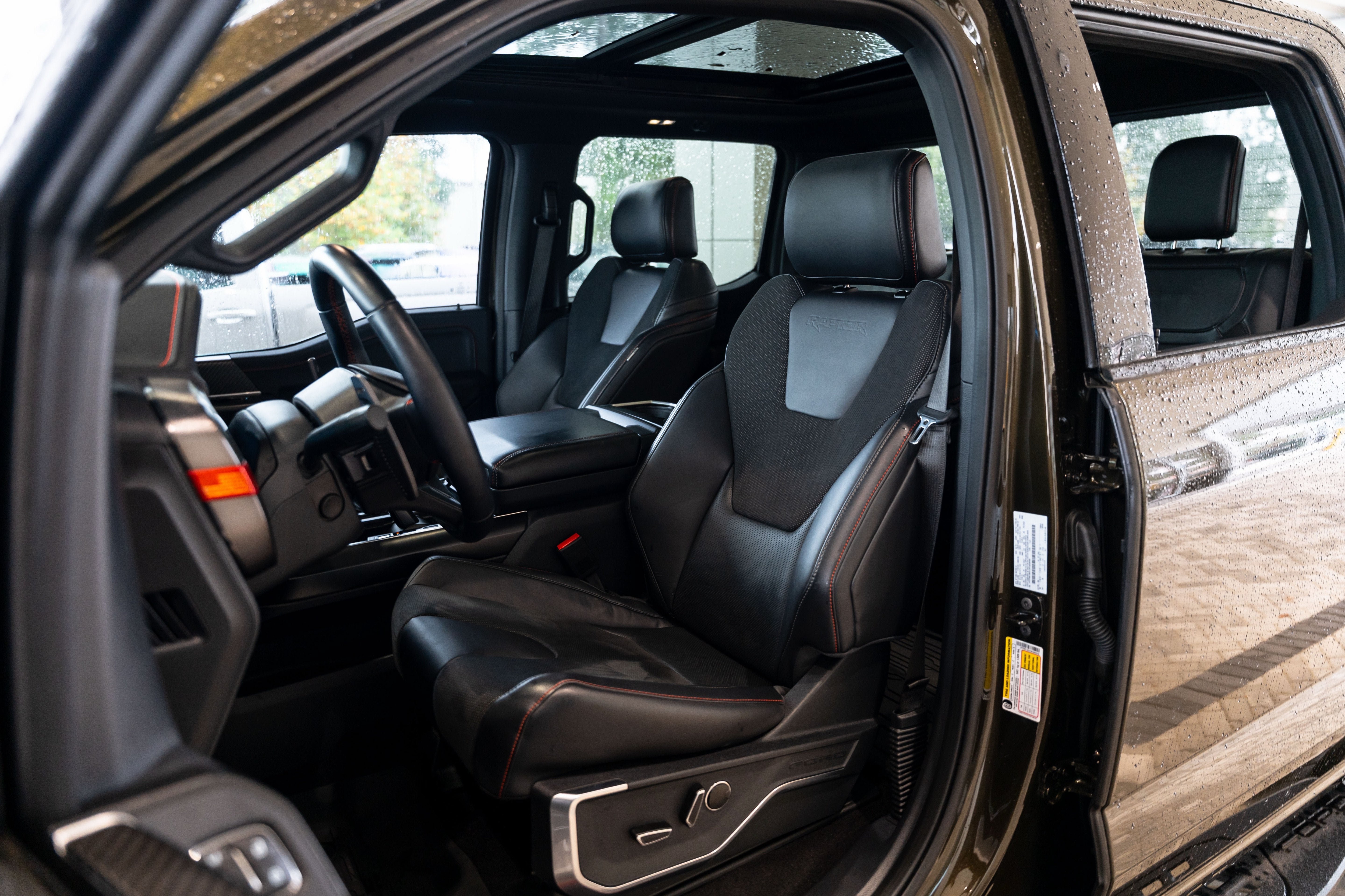 Used 2025 Ford F150 Raptor AWD/4WD image 27