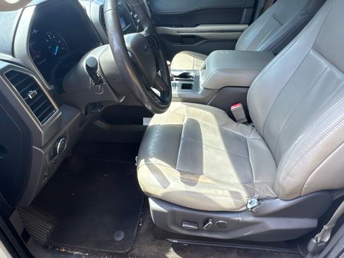 Used 2018 Ford Expedition XLT w/ Equipment Group 201A RWD image 6