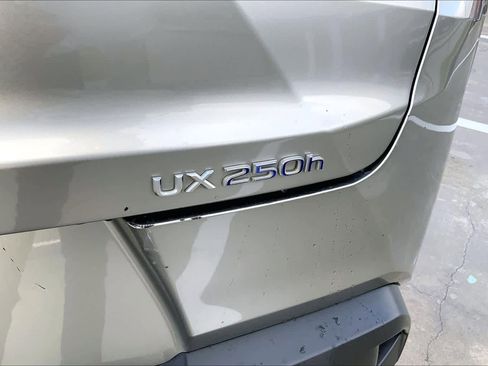Used 2019 Lexus UX 250h w/ Accessory Package image 18