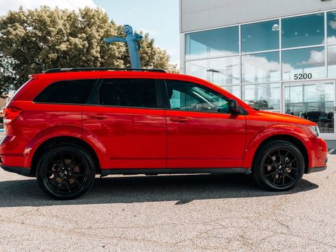 Used 2018 Dodge Journey SXT w/ Connectivity Group FWD image 8