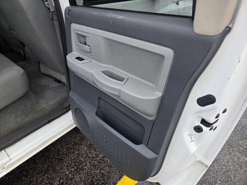 Used 2005 Dodge Dakota SLT image 31