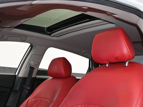 Used 2024 Honda Accord EX image 11