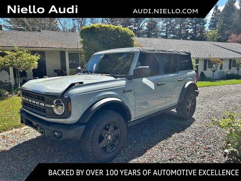 Used 2022 Ford Bronco Black Diamond image 1